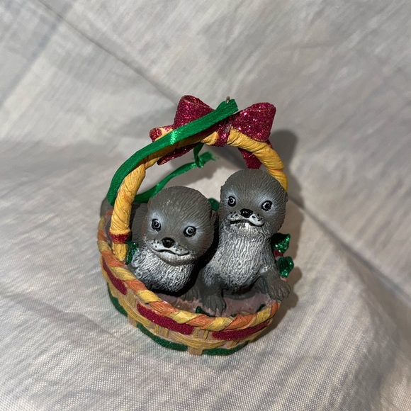 DANBURY MINT The Baby Animal Ornament OTTER TWINS BASKET Christmas - Picture 1 of 2